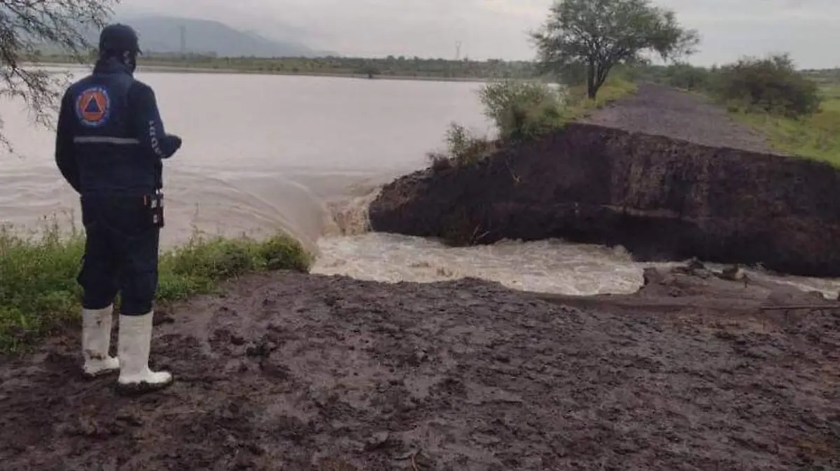 Presa en Guanajuato provoca inundación